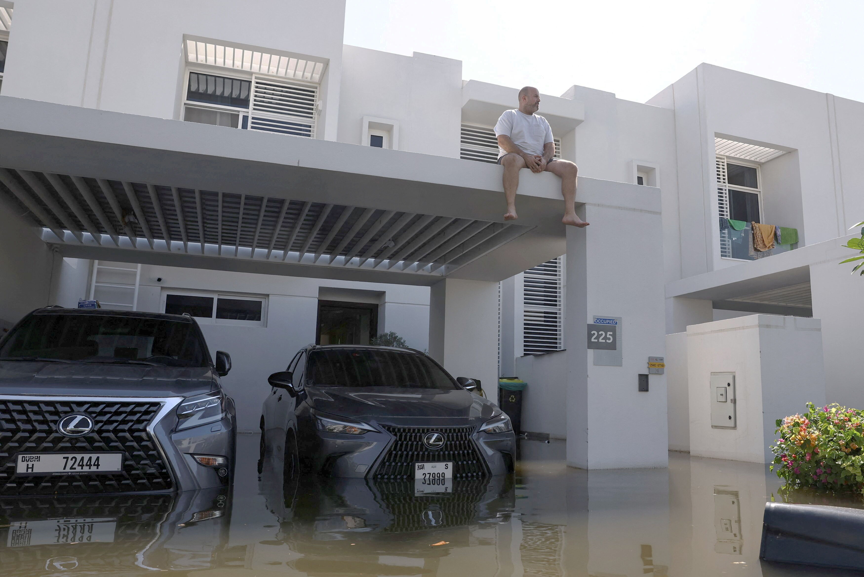 après les inondations à dubaï, les «pluies artificielles» accusées à tort