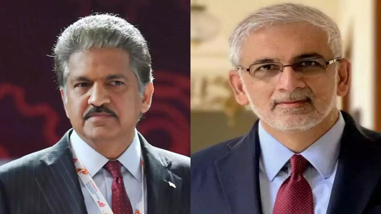 'pause before you punch....': anand mahindra to ex-ceo jet airways sanjiv kapoor on dubai rains