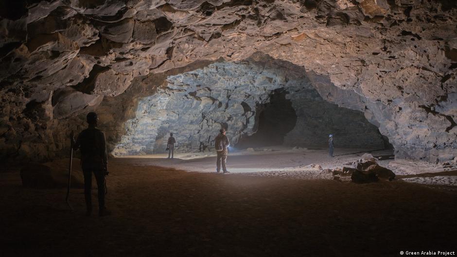 hallan la primera evidencia de asentamiento humano en esta inmensa cueva de tubos de lava