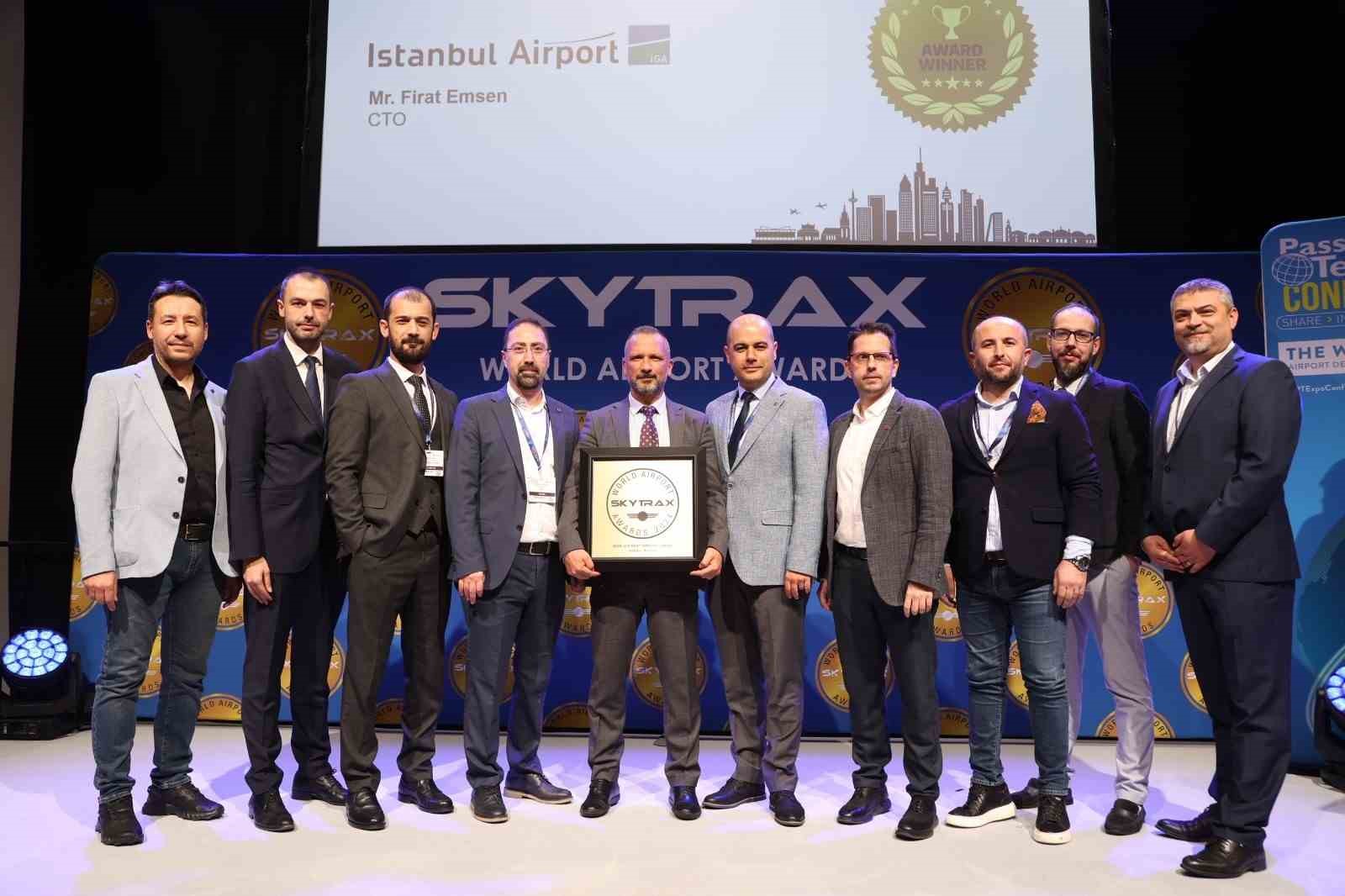 skytrax’tan dünyanın en iyi 10 havalimanı arasına giren i̇stanbul havalimanı’na iki ödül
