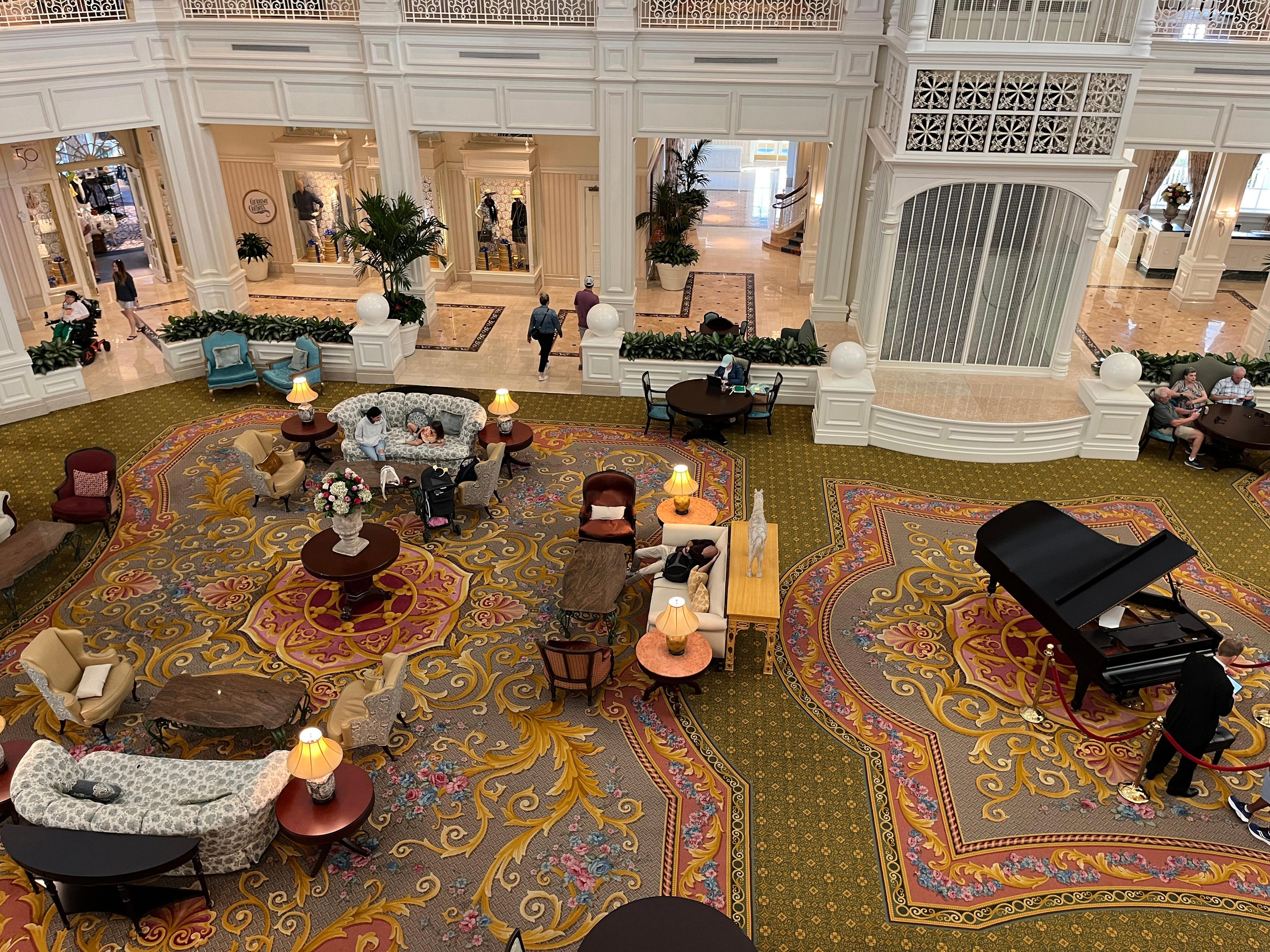 <p>I was impressed by the lobby's theming.</p><p>I loved the Victorian-inspired decor with its beautiful sofas and hanging chandeliers.</p>