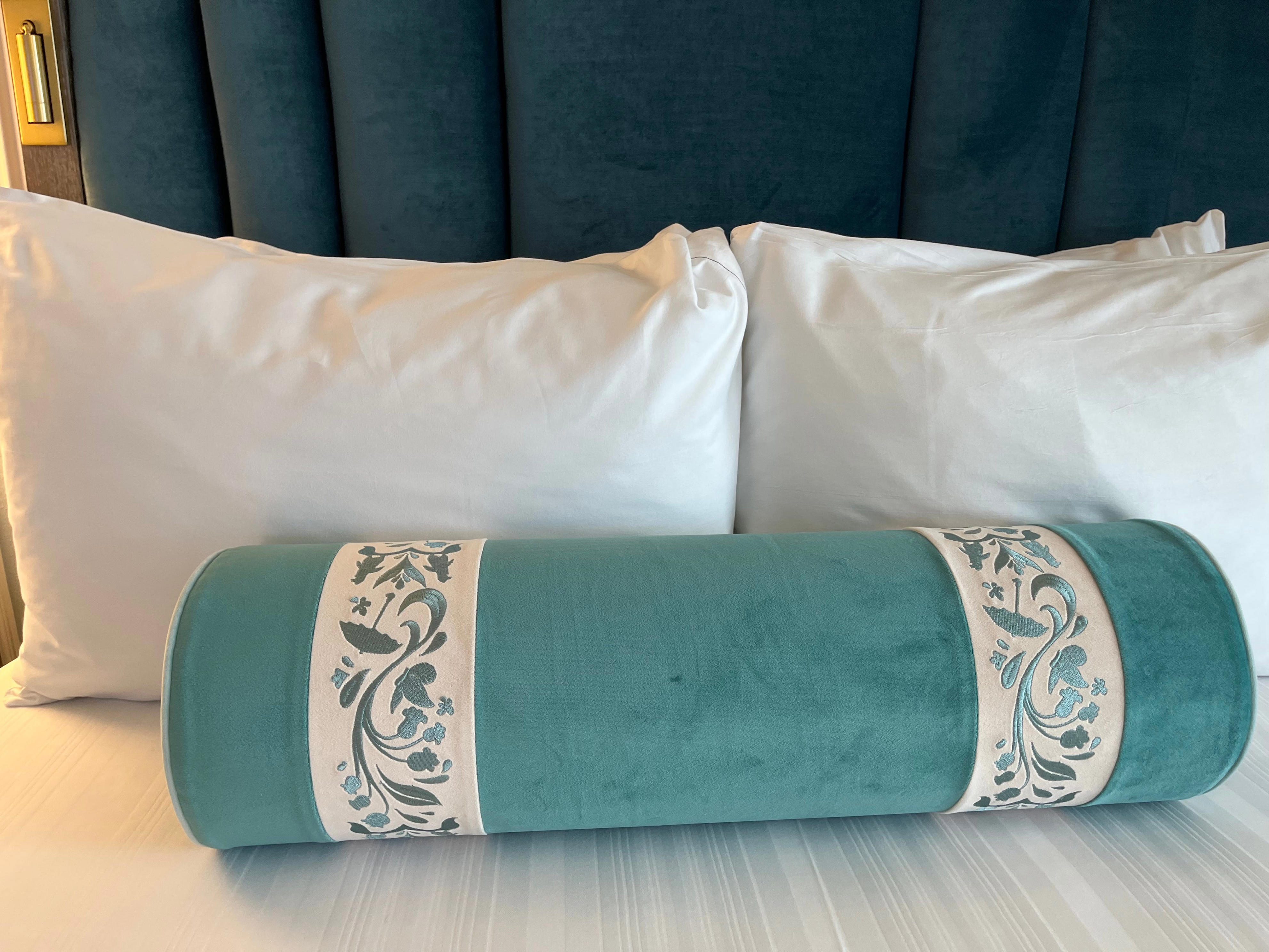 <p>I'm quite specific when it comes to mattresses and pillows. But the bed was the most comfortable I've ever experienced at a Disney resort. </p><p>Even when taking photos, I immediately noticed how soft the mattress was. My head sunk right into the pillows, which I loved.</p>
