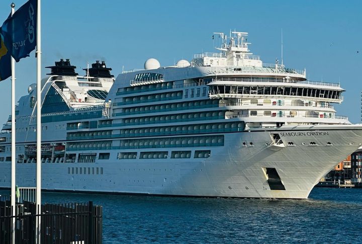 <p>This is an extravagant ship representing modern maritime elegance. Built by the esteemed Fincantieri shipyard in Italy and launched in May 2018 by Seabourn Cruise Line, it measures 40,350 gross tons and stretches 210 meters. The Seabourn accommodates 600 explorers, all housed in plush suites with personal verandas.</p>