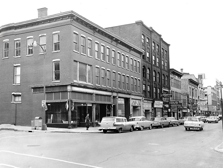 'A fading gem:' The tragic decline of Erie Canal Village, and how it ...