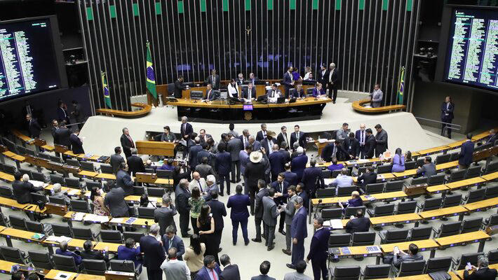 Assim que for protocolada, a PEC será submetida à Comissão de Constituição, Justiça e Cidadania da Câmara Foto: Mario Agra / Câmara dos Deputad