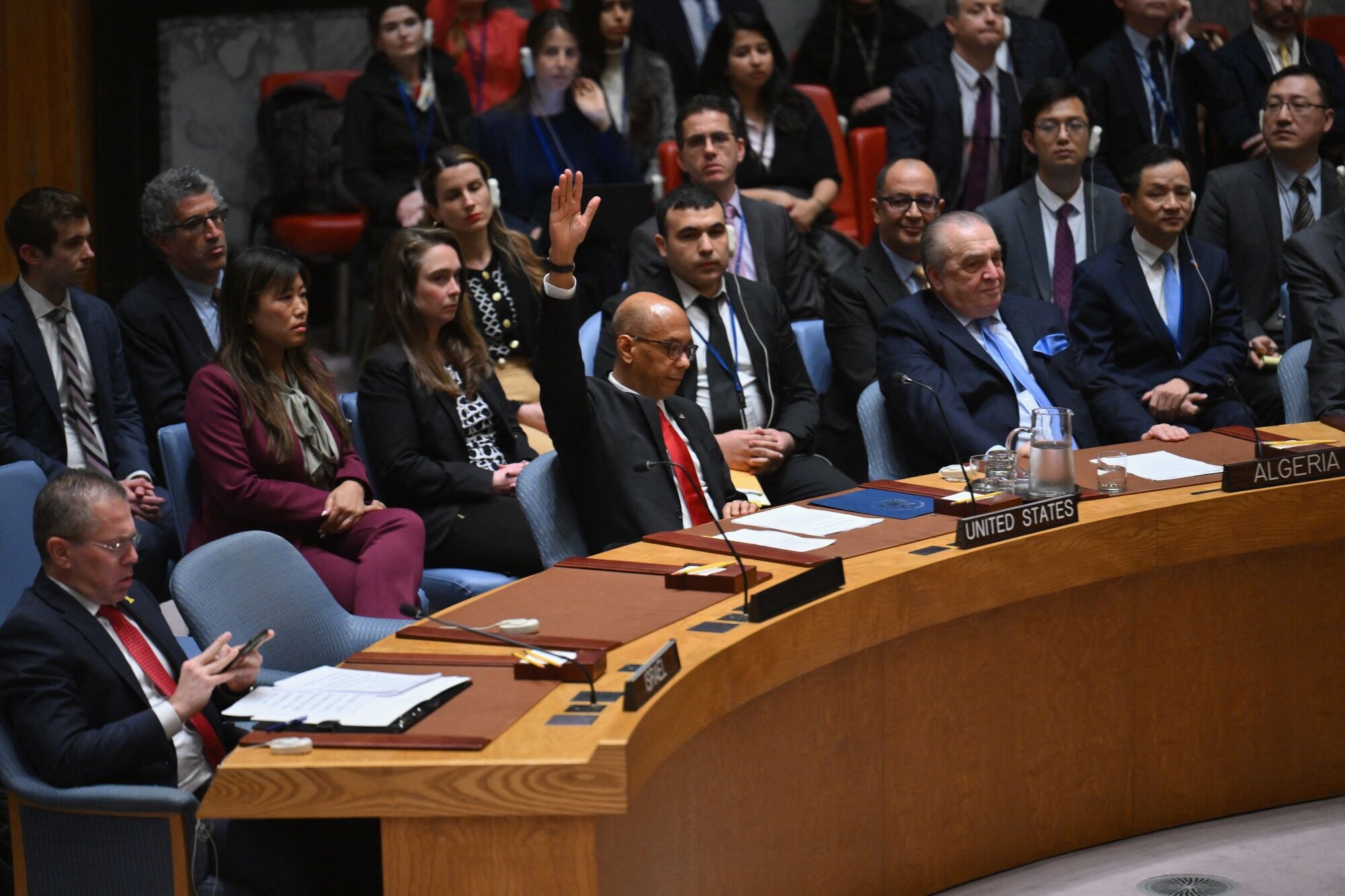 us vetoes un bid to make palestine a full member of world body