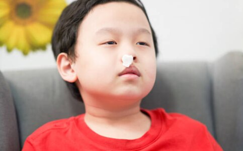 ¿por qué los niños sufren de sangrado en la nariz sin razón? esto se sabe