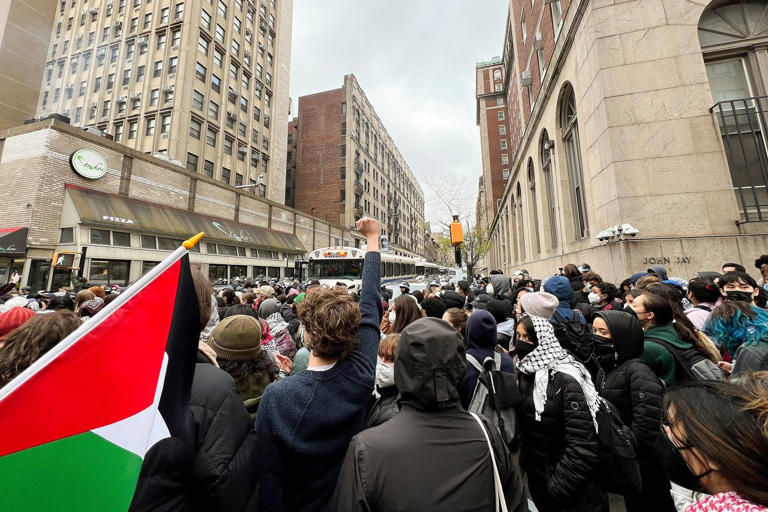 NYPD Arrests Over 100 Pro-Palestinian Protesters at Columbia University