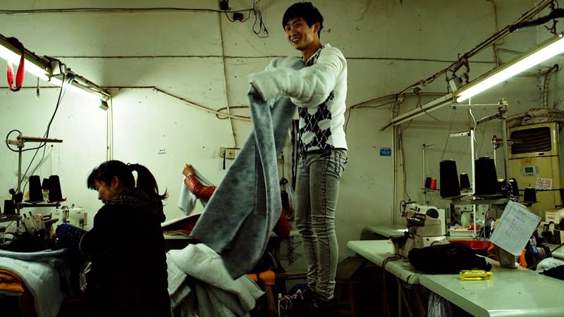 「メイド・イン・チャイナ」の素顔とは？過酷労働の裏で紡がれる若者たちの日常とらえた『青春』 中国ドキュメンタリーの巨匠ワン・ビン最新作