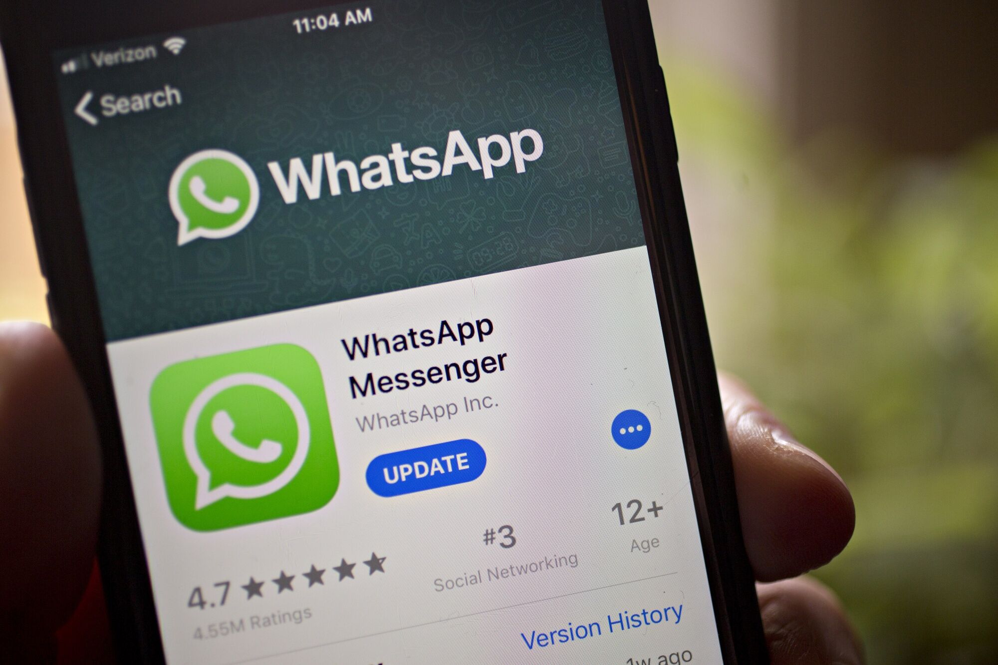 android, apple pulls whatsapp from china app store on beijing request