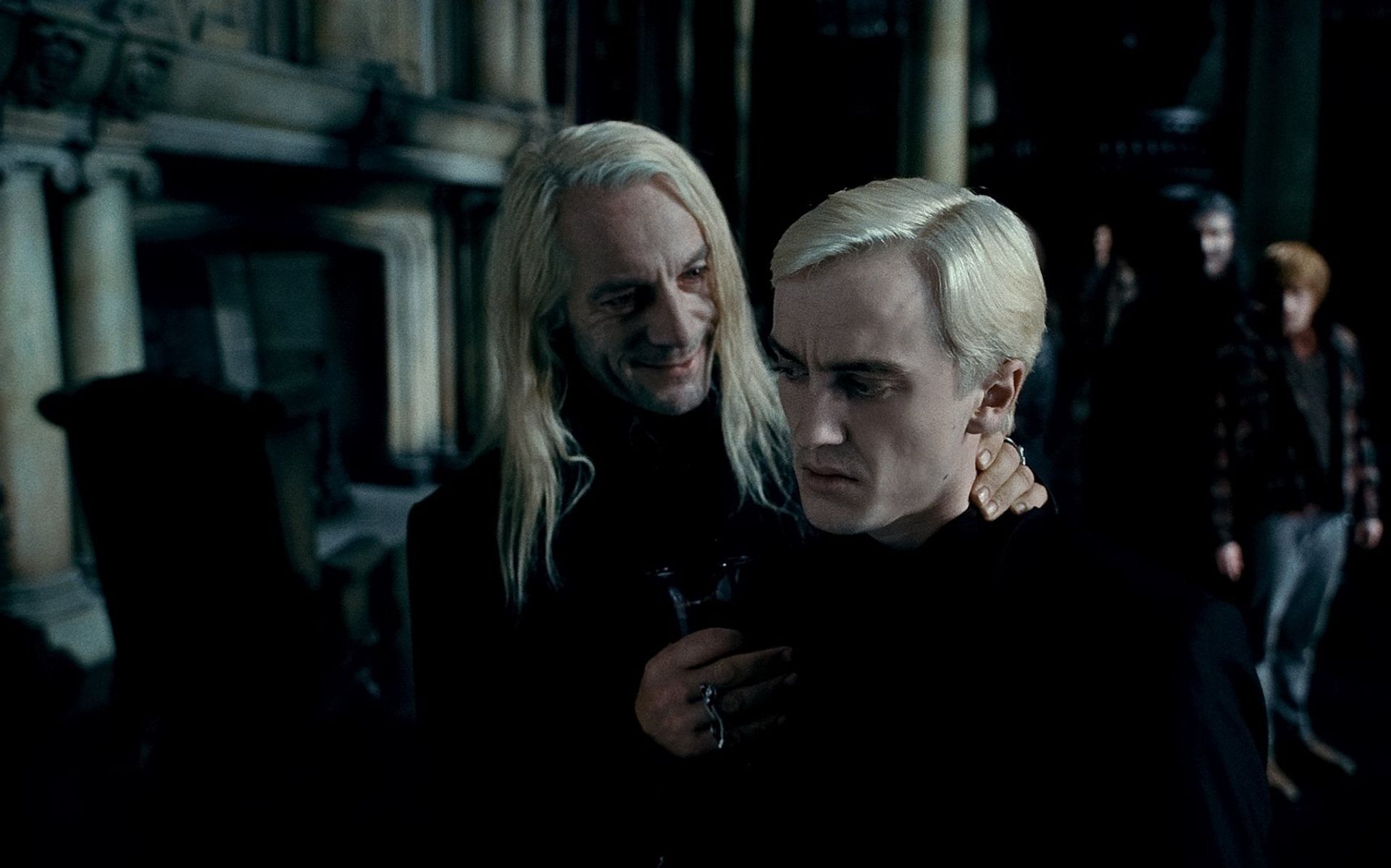 <p>Und was ist aus Voldemorts Getreuem Lucius Malfoy geworden, dem Vater von Draco Malfoy? Dessen Darsteller Jason Isaacs (Bild, links) war in den letzten Jahren ebenfalls gut beschäftigt - auch wenn ihn Harry-Potter-Fans ohne weißblonde Langhaarperücke vielleicht nicht erkannt haben.</p>