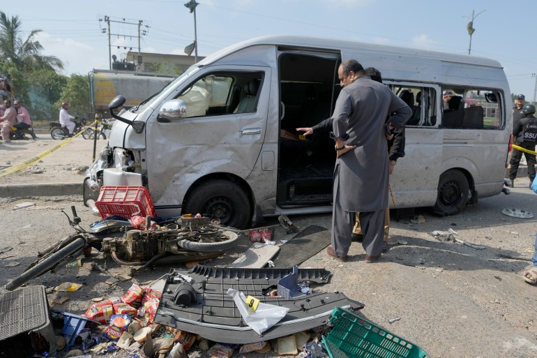 pakistan attack targets van carrying japanese autoworkers
