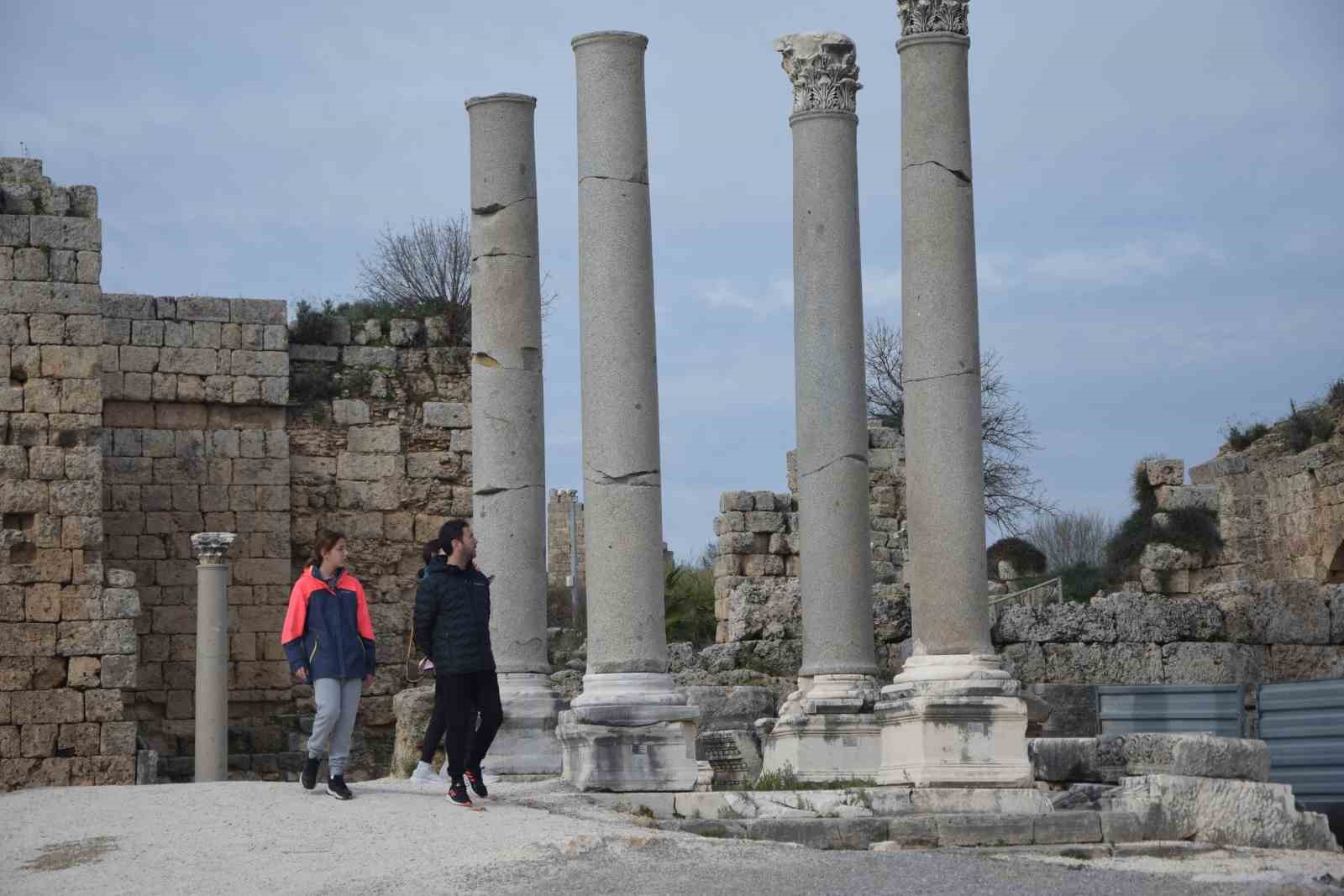 9 günlük tatilde antalya’nın antik liman ve kentlerine yoğun ilgi