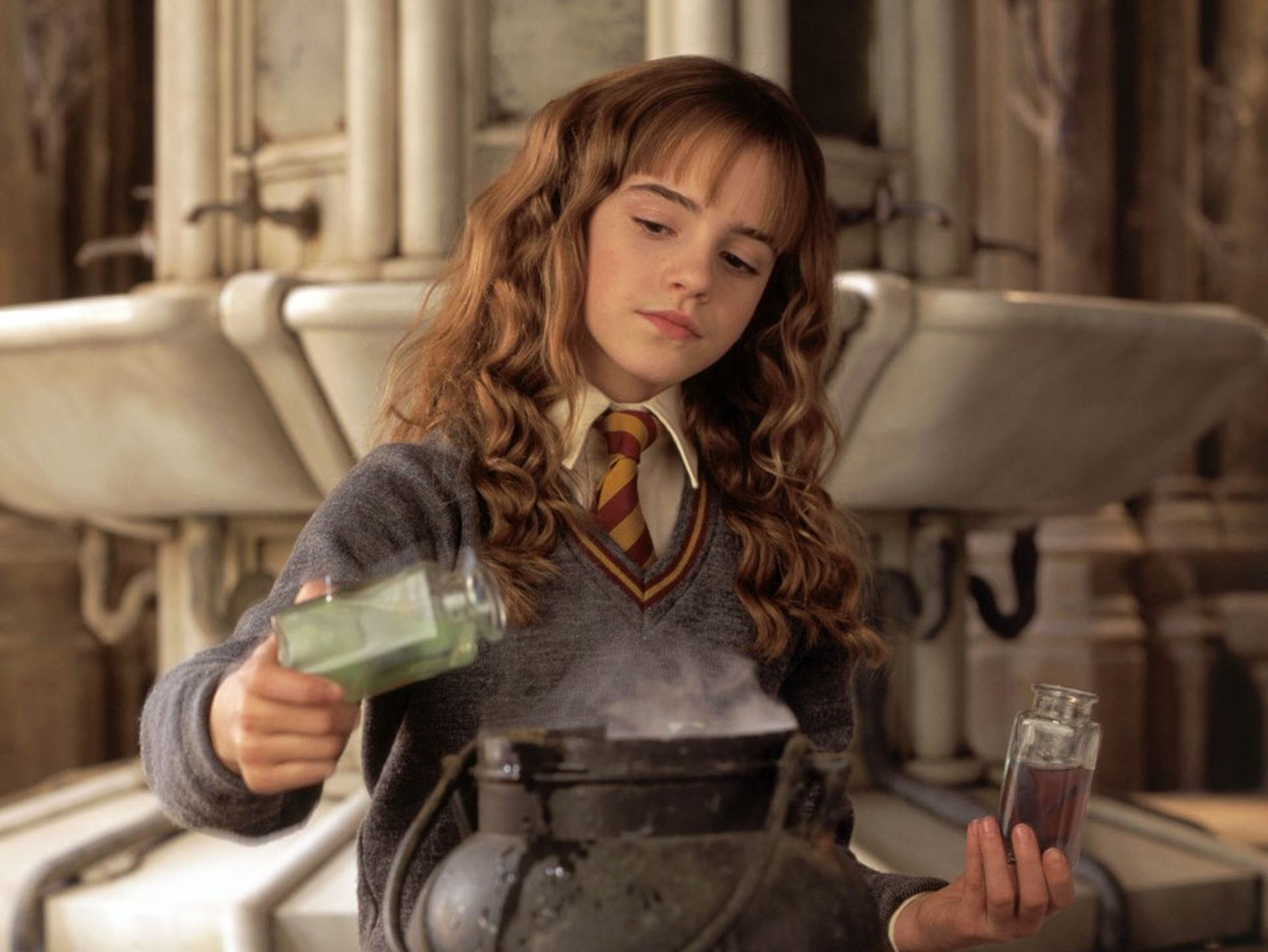 <p>Sie ist die wohl erfolgreichste "Harry Potter"-Ehemalige: Emma Watson, die in der Reihe Harrys beste Freundin Hermine spielte. In der Liste der 20 kommerziell erfolgreichsten Filme aller Zeiten ist Watson nämlich gleich mit zwei Filmen vertreten - mit "Harry Potter und die Heiligtümer des Todes - Teil 2" und ...</p>
