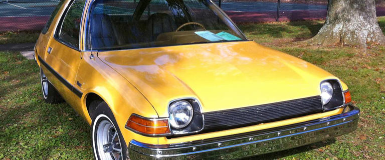 These are the 30 worst cars of all time, ranked by automotive experts