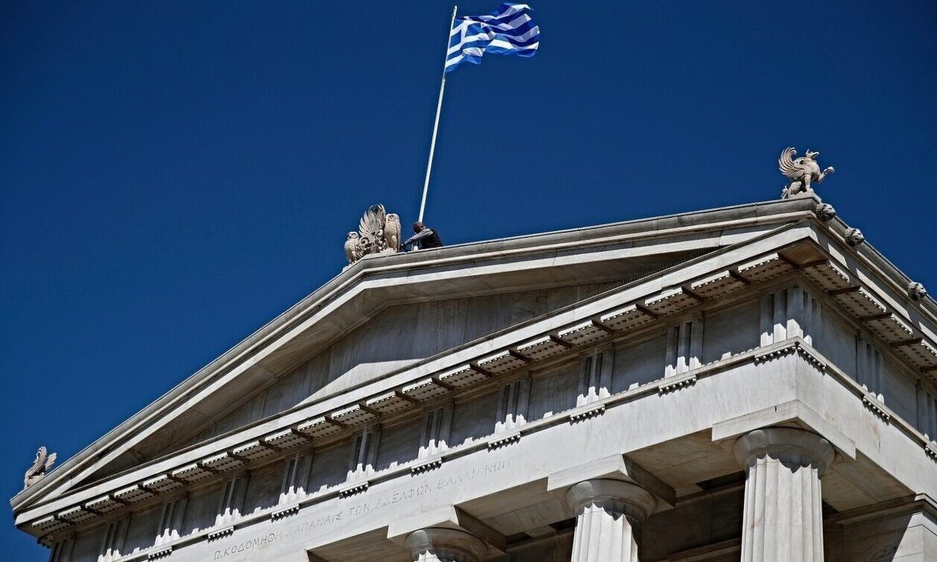 amazon, microsoft, η πρόοδος της ελληνικής οικονομίας είναι ορατή