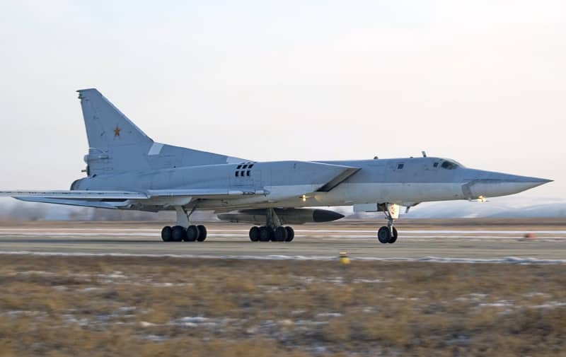 ukrainian soldiers destroy russian tu-22m3 bomber: weaponry used revealed