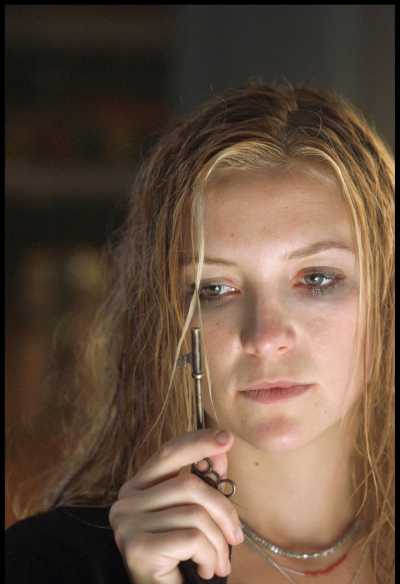 <p>If you're looking for a horror movie to watch these days, The Skeleton Key would be a perfect match for you. Kate Hudson stars in this 2005 movie as a hospice nurse who discovers a supernatural presence in the creeky house where she works. Watch the film to see if she makes it out alive...</p>