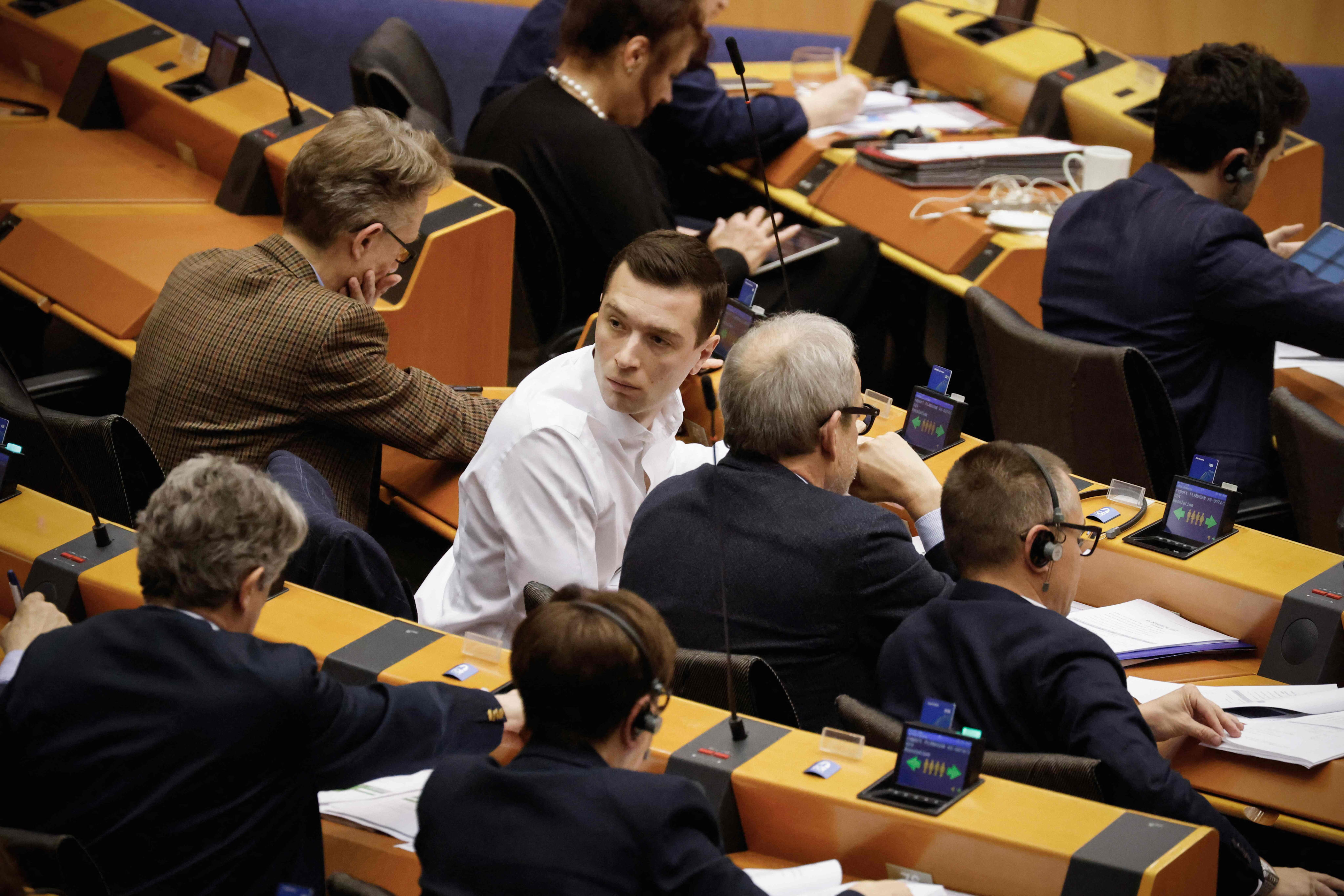 jordan bardella a-t-il «un des meilleurs taux de présence» au parlement européen, comme il l’affirme ?