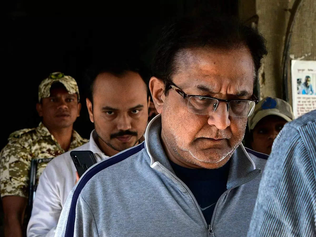 rana kapoor to walk out of jail after 4 yrs