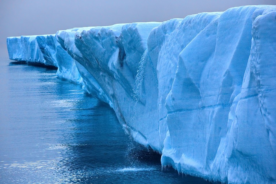 Antarctic ice shelf that jumps twice a day could trigger an icequake