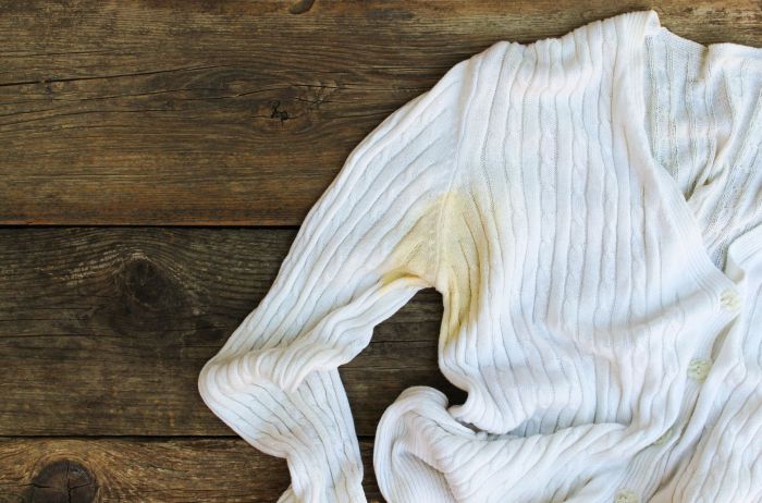 el poderoso método casero para quitar las manchas amarrillas de la ropa: es fácil y rápido de hacer