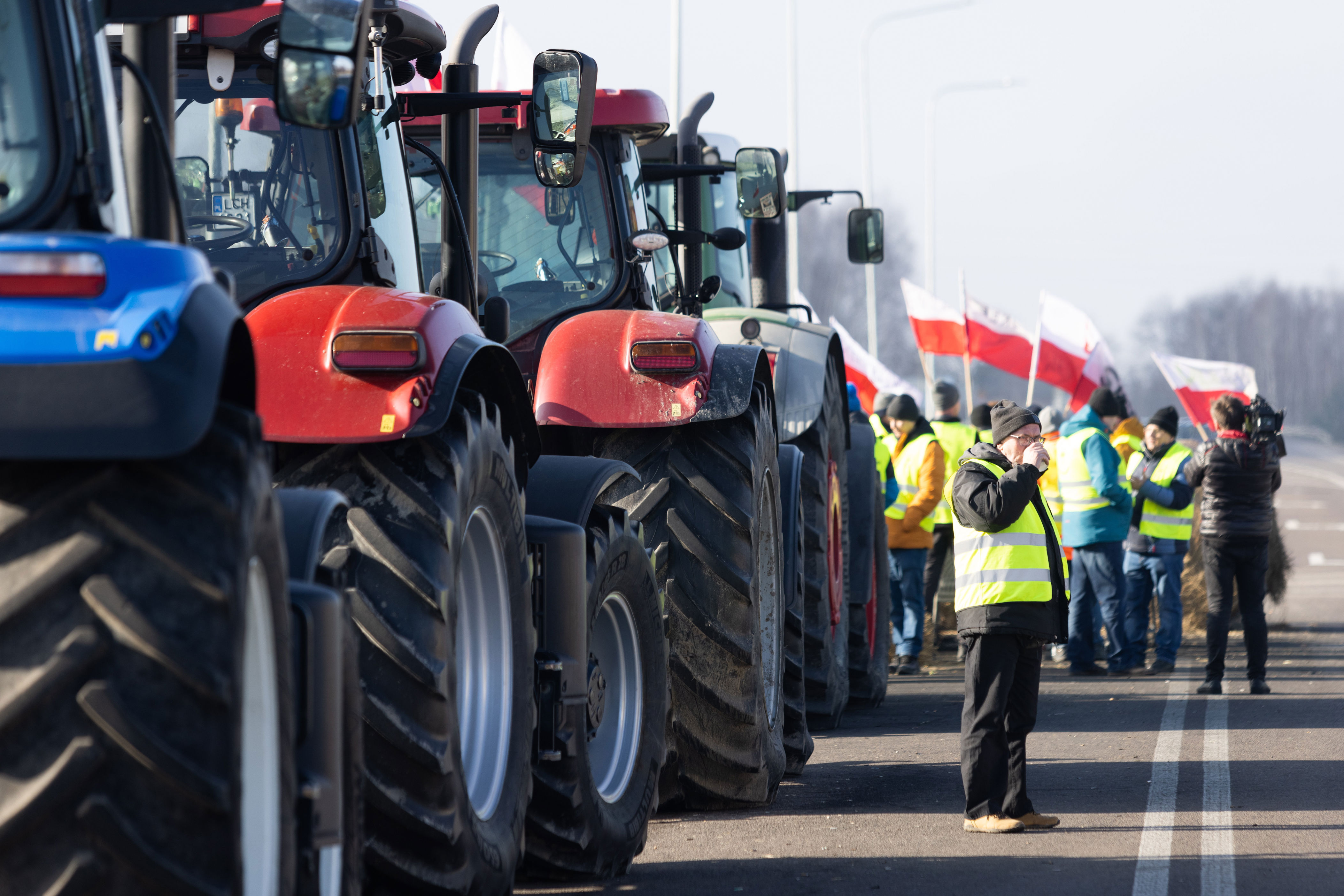 protesty rolników zaraz mają zostać wznowione. rząd ma jednak asa w rękawie i właśnie go użył
