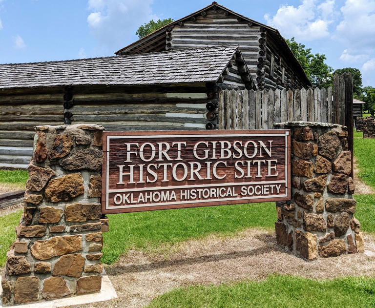 Fort Gibson, army post, commemorates bicentennial. What was the role of ...