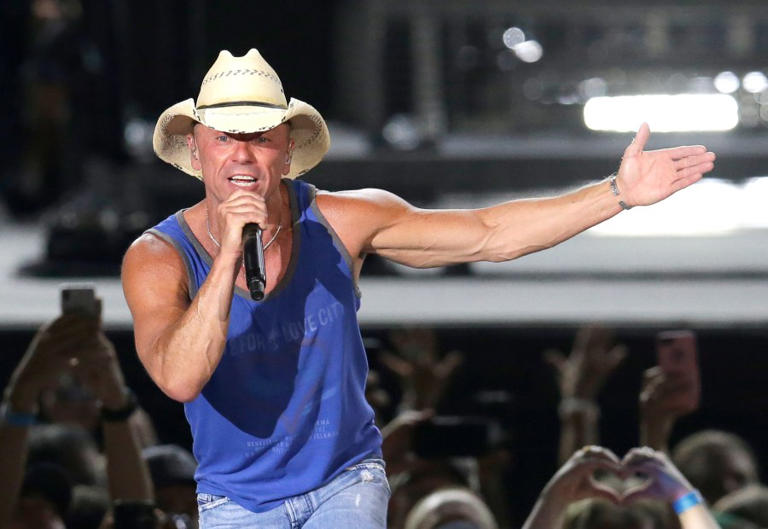 Kenny Chesney concert: What to know about traffic, road closures in Tampa