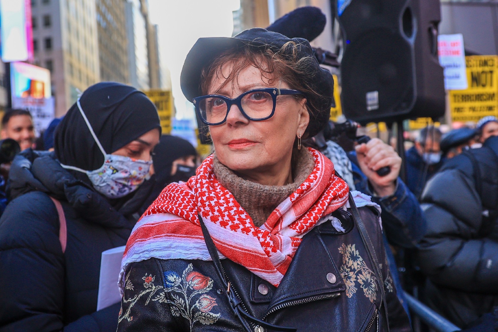 Susan Sarandon Joins Columbia University Students In Pro-Palestinian ...