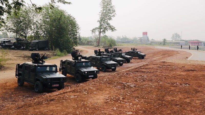 ฝ่ายต่อต้าน รุกหนัก ถล่มฐานทัพทหารพม่า ชาวเมียนมาหนีเข้าไทย 217 ราย