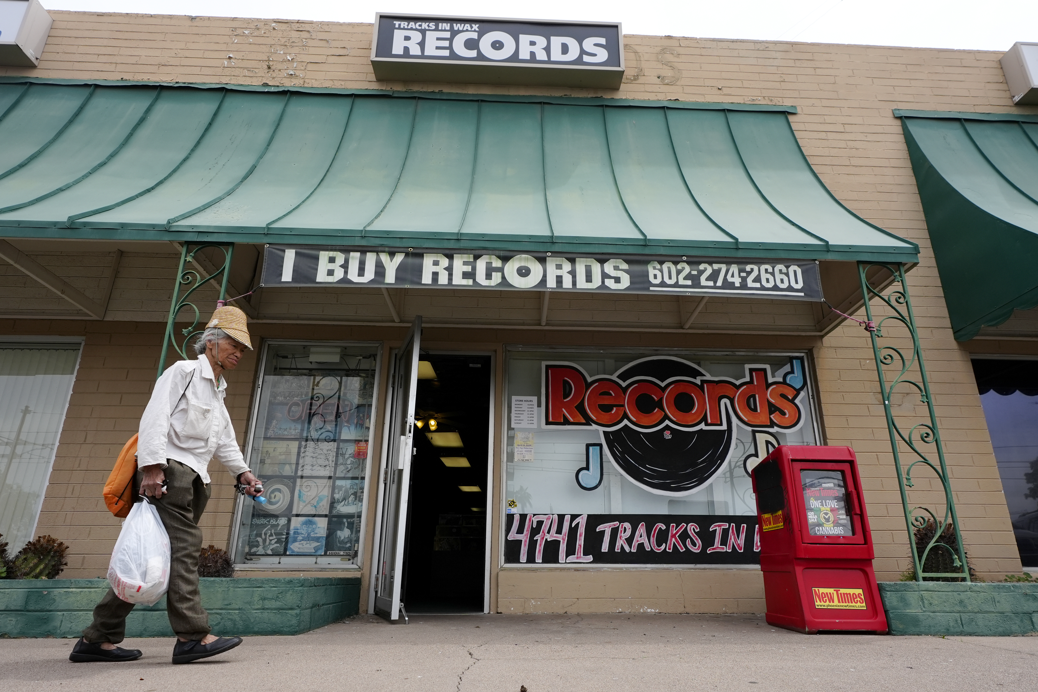record store day celebrates indie retail music sellers as they ride vinyl's popularity wave