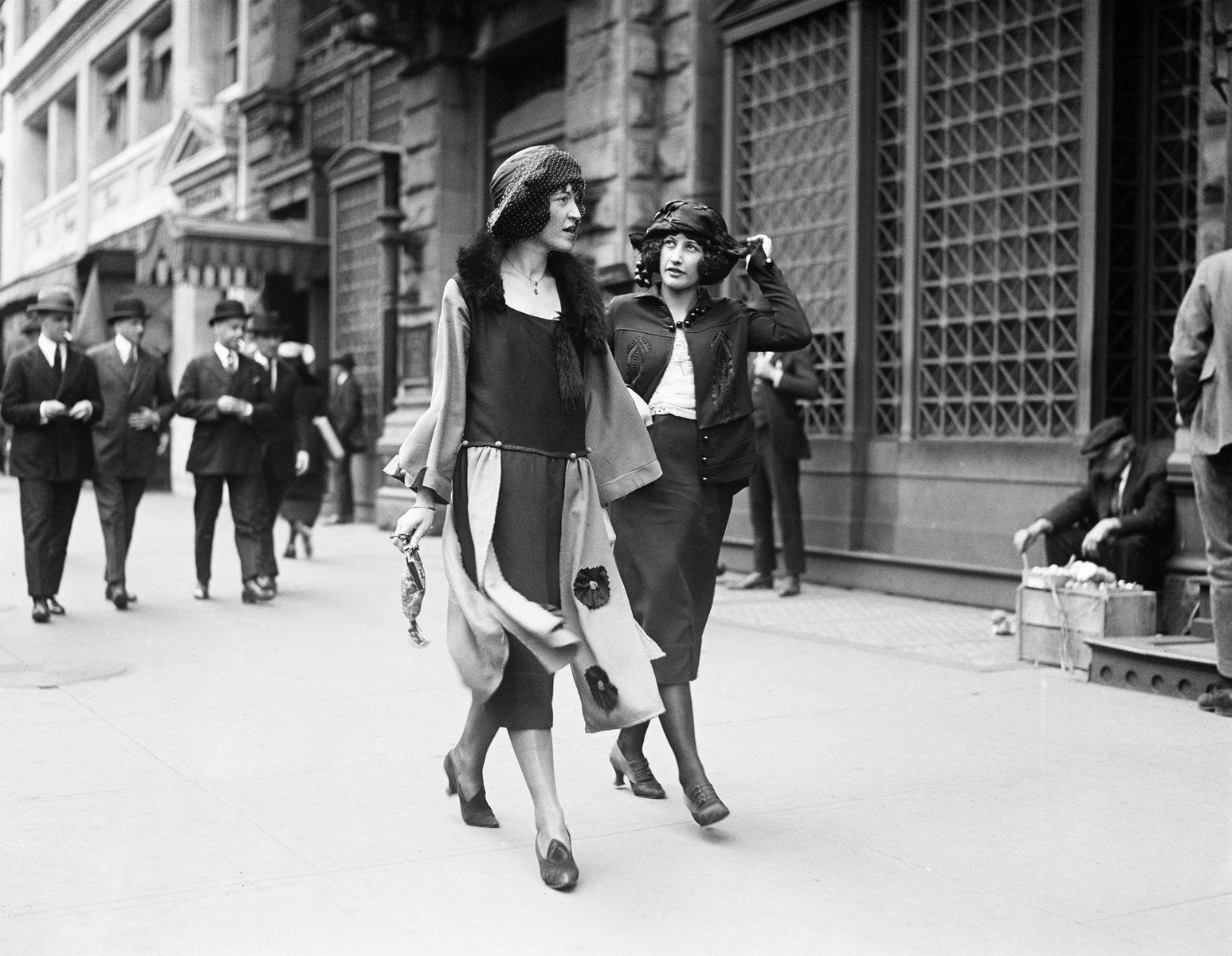 <p>The fashion of the day favoured short, bobbed hair, high-heel shoes, makeup, and <a href="https://www.history.com/topics/roaring-twenties/flappers#section_3">dresses</a> that revealed the calves yet were not form-fitting, but rather straight and slim.</p>