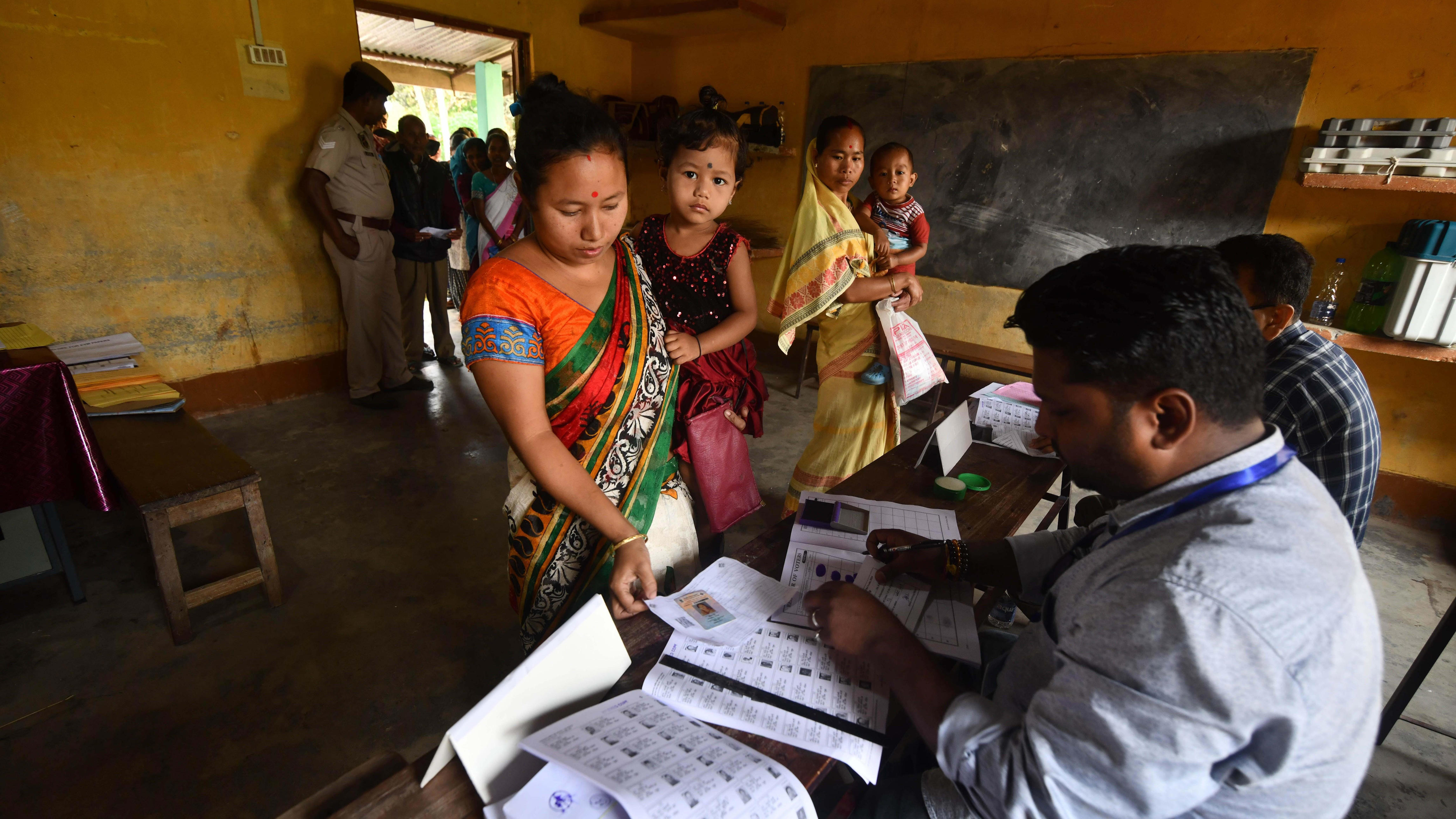 quem faz frente a modi? indianos vão às urnas no maior exercício democrático da história da humanidade