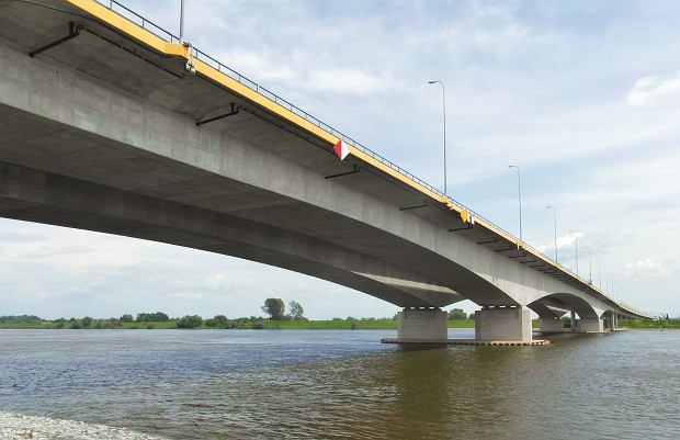najdłuższy most na świecie kosztował 8,5 mld dol. ma tyle kilometrów, co trasa z bydgoszczy nad morze