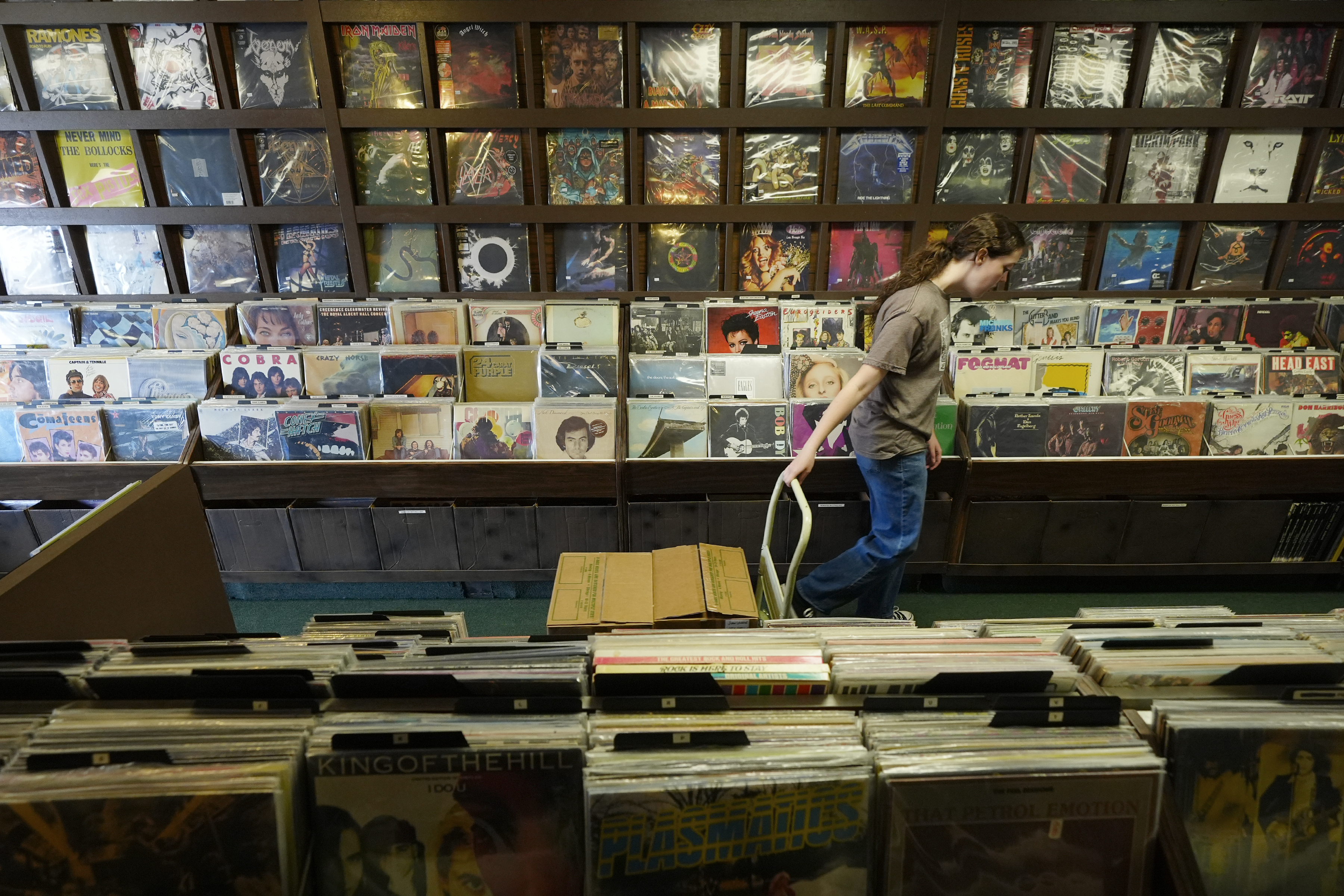 record store day celebrates indie retail music sellers as they ride vinyl's popularity wave