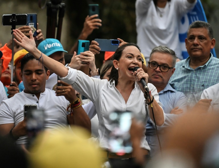 un diplomático contra maduro: oposición venezolana anuncia reemplazo de machado en presidenciales