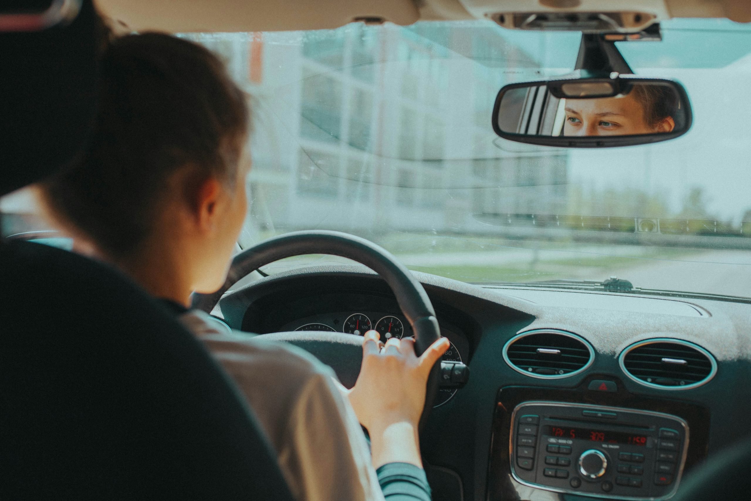 διπλώματα οδήγησης: τέλος στα «φακελάκια» – όλα όσα αλλάζουν με τις νέες υπηρεσίες