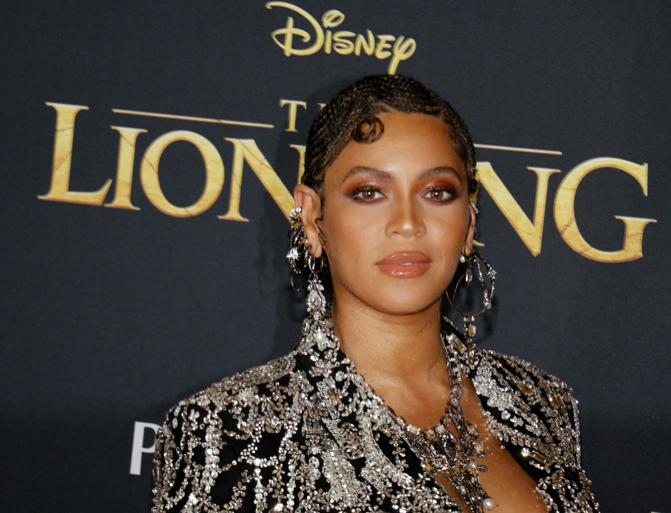 <p>Concerts by top stars like Beyoncé often have expensive tickets. Ticket prices for Queen Bey’s ninth tour varied depending on the seat category and location. Average seats cost around $350, while those closer to the stage ranged from $850 to $2,600. Club Renaissance tickets ranged from $3,000 to $6,300, whereas fans paid around $5,000 or more for standing in B-Hive A.</p>