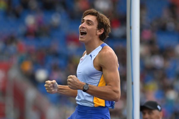armand duplantis breaks pole vault world record for 8th time