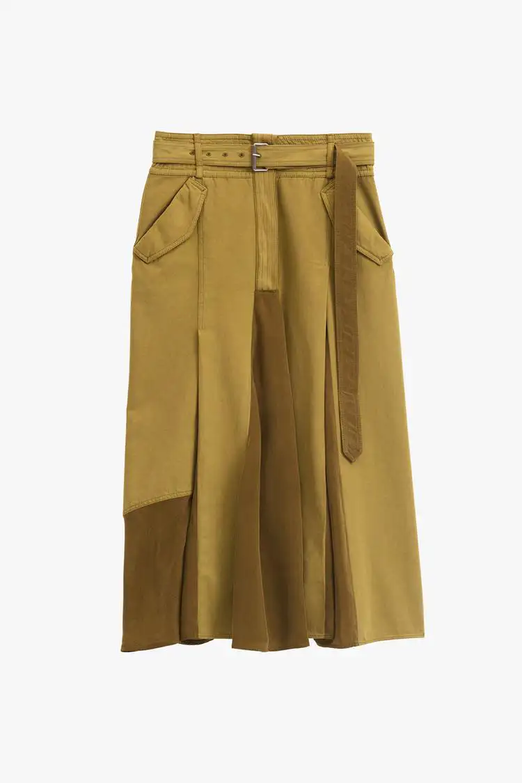 palabra de marta ortega: llevarás los pantalones militares de la nueva colección de zara porque son cómodos, juveniles y estilizadores