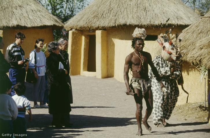 harminc éve még emberi állatkertben mutogatták az afrikaiakat