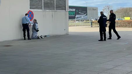 mann festgenommen – sprengte er auch einen bancomaten?: bombenalarm am flughafen im dänischen billund