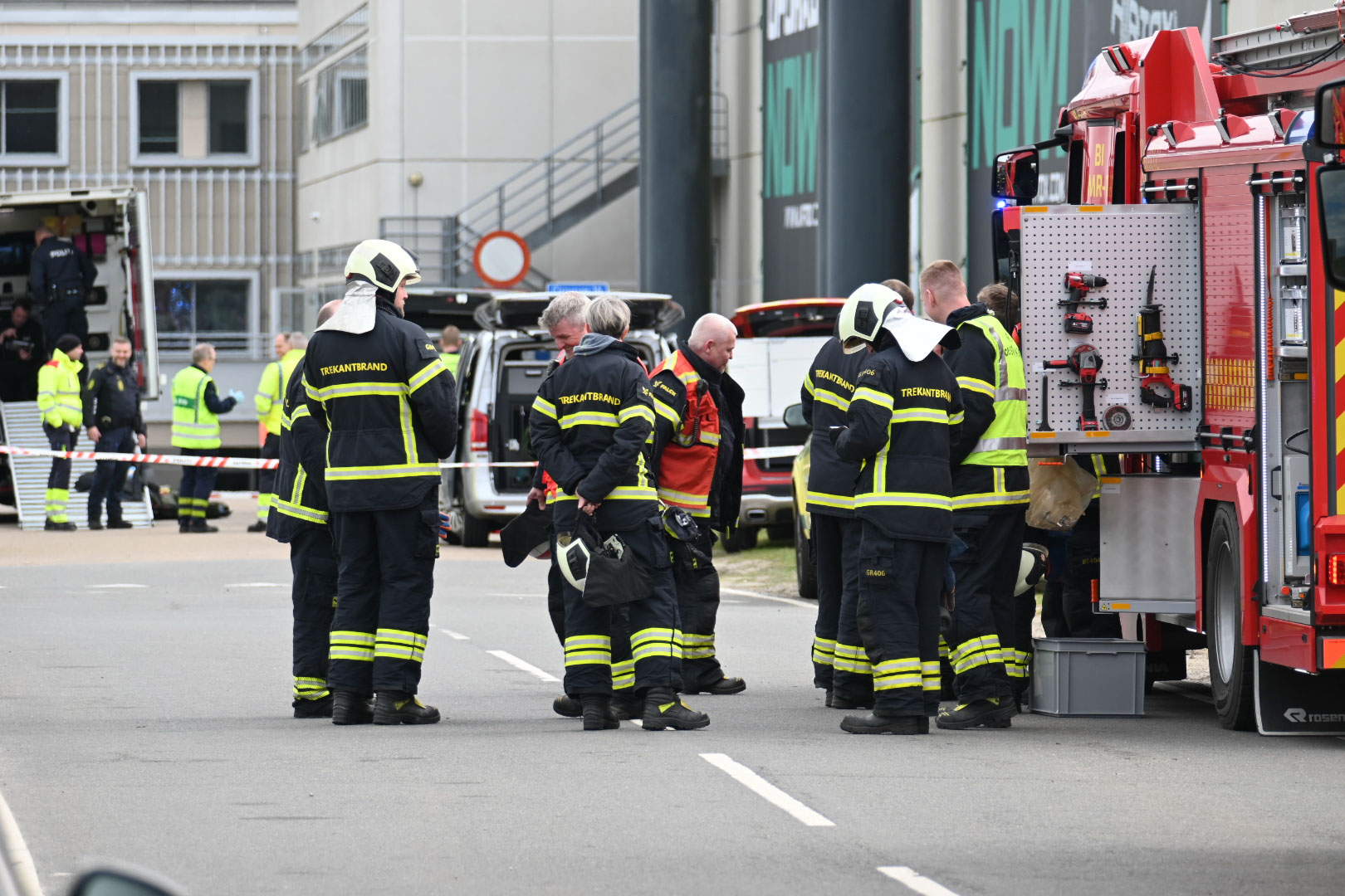 dansk politi undersøker mulig funn av sprengstoff på flyplassen i billund