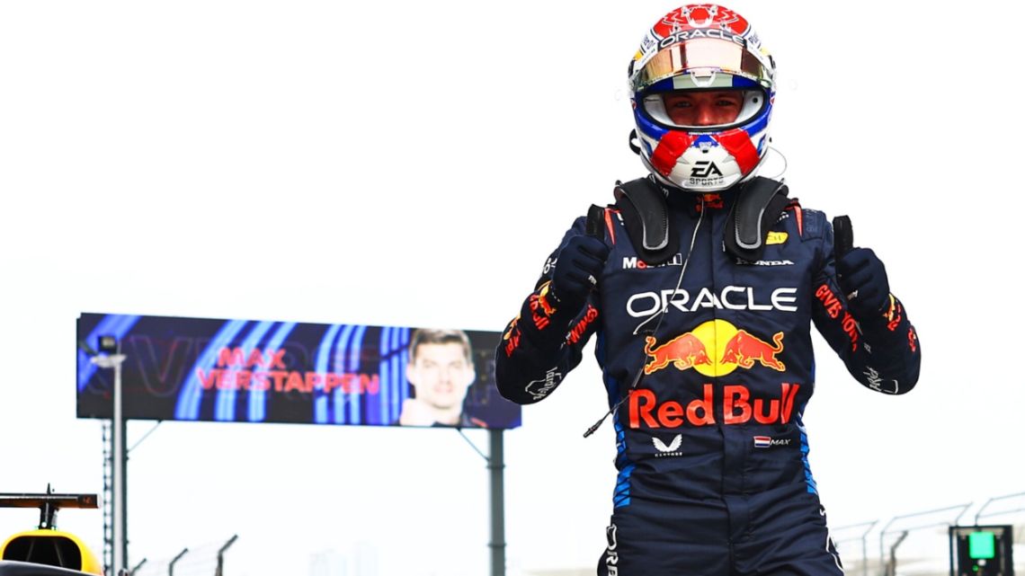 Max Verstappen dominó la pole y ganó el primer sprint del año en el