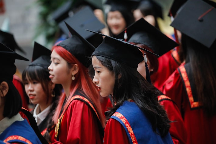 the economist: por que tantos chineses com curso superior estão fora do mercado de trabalho