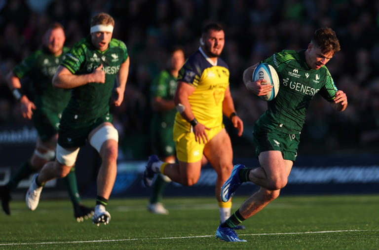 Connacht bounce back with eight-try punishment of Zebre