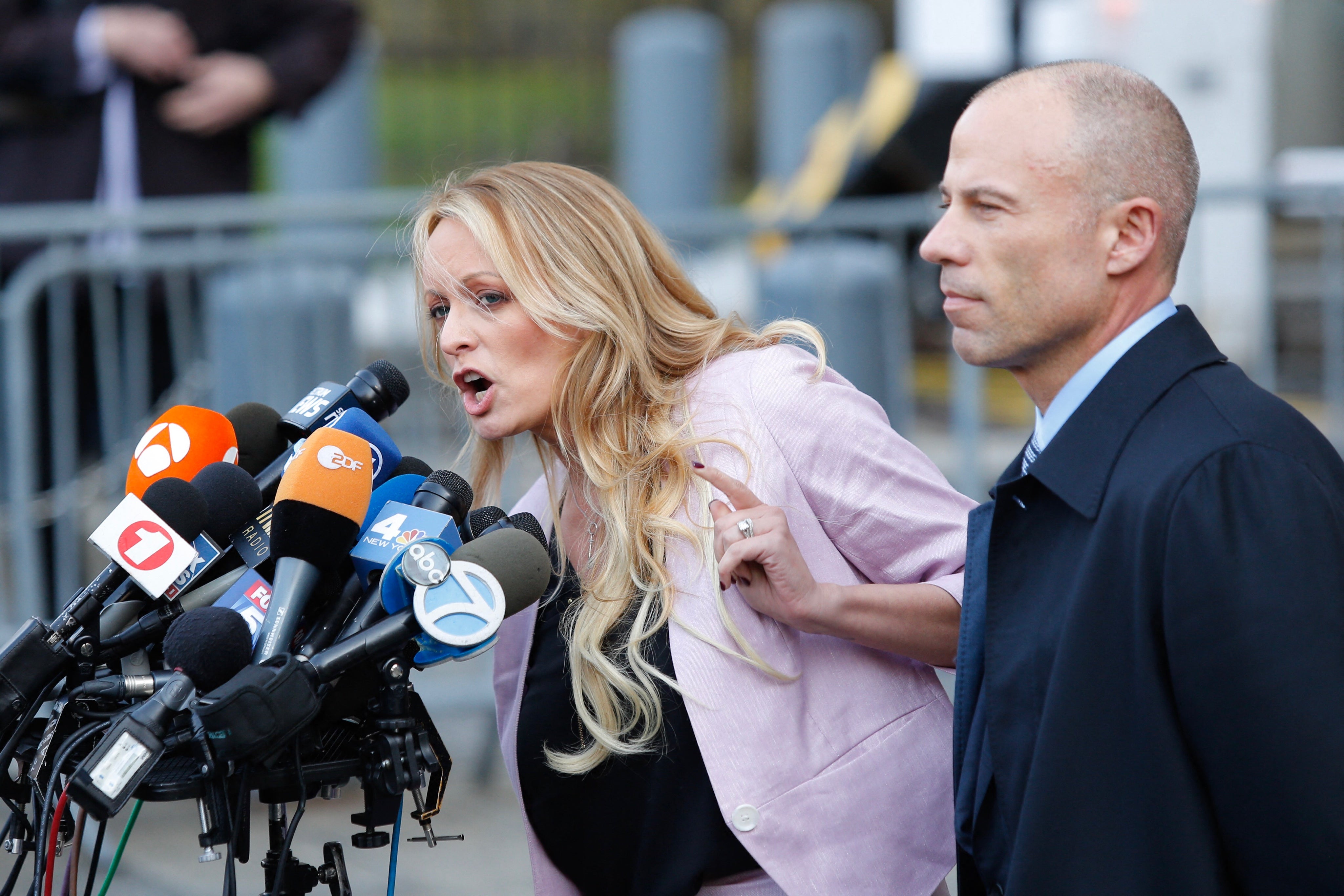 disgraced former stormy daniels lawyer says he would now testify for trump