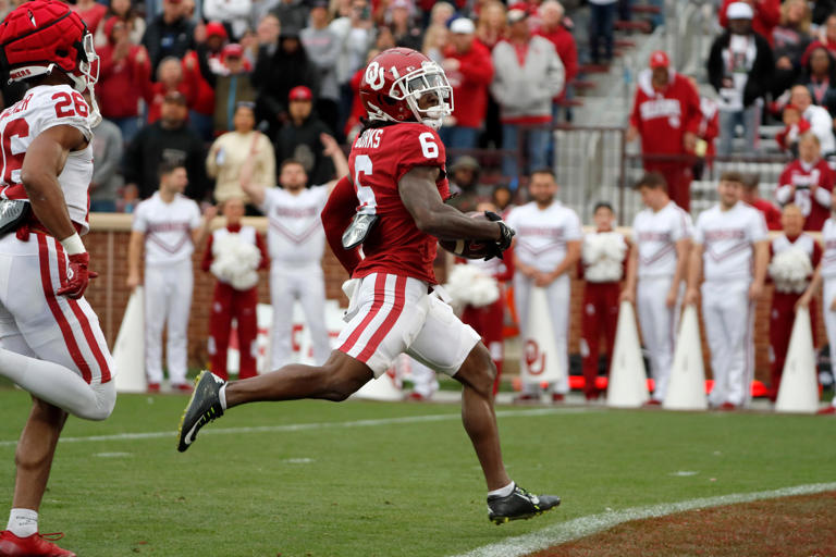 Watch Deion Burks haul in two touchdowns in OU football's spring game