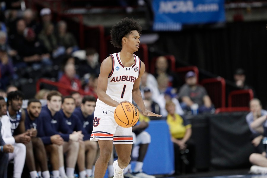 Auburn Point Guard Aden Holloway Transferring To Alabama